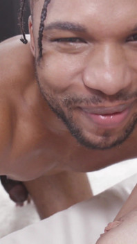 Mira los simmons negros follando con Kaby Snow con Madalina Moon