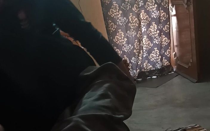Real desi indian sex: Indiana chupando e dando punheta para amante n cortar seu...