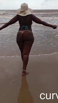 Een vluggertje op het strand met een lokale kerel