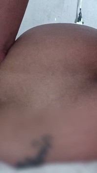 Roztahování řiti děvky milf - ona to miluje!