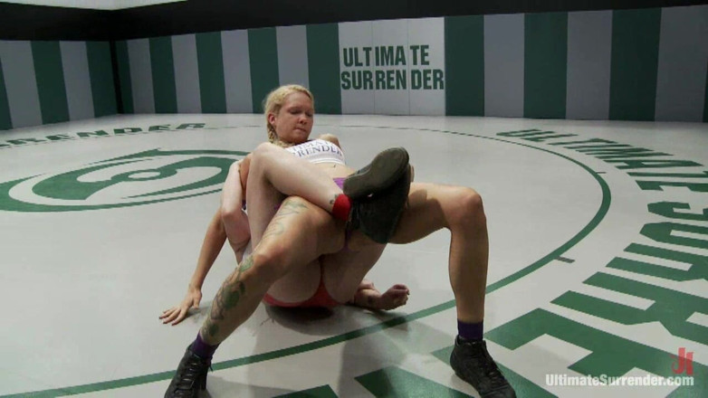 Ultimate surrender by Kink: Rain Poison Degrey Vs Bella the Annihilator Rossi (0-0)