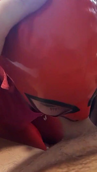 Fantastisk POV avsugning med oral creampie, på röda strumpbyxor och fantastiska klackar