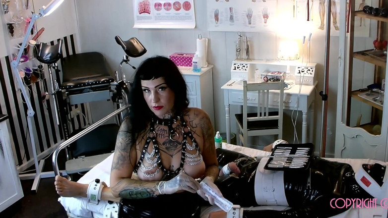 Domina Lady Vampira - SM Studio Femdom Empire: Godaan pesakit bahagian 4