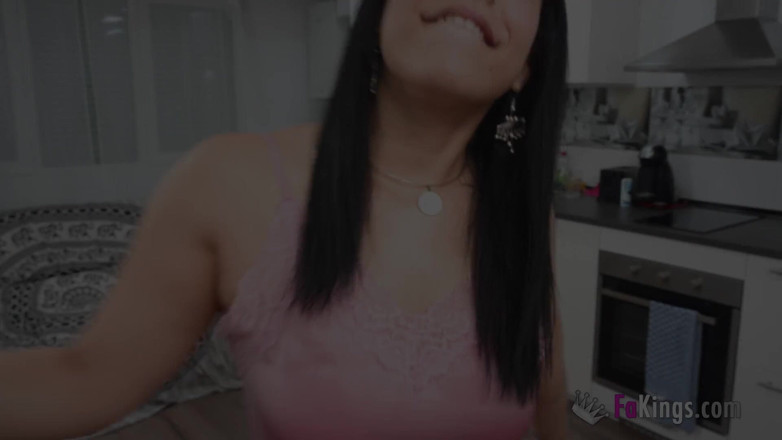 FAKings: 19 år gammal kubansk brud Amanda Luxor får hyres rabatter genom...