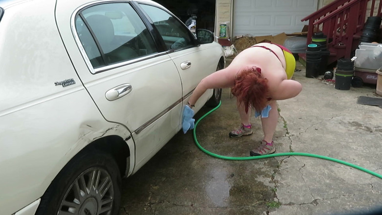 BBW nurse Vicki adventures with friends: Autolavaggio dentro e fuori dal mio bikini di ferro uomo...