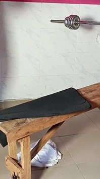 Der schwule muskulöse sportlehrer wurde vor der kamera beim ficken seines schülers erwischt