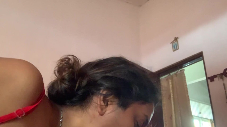 Tina Baby: A mãe entrou no meu quarto