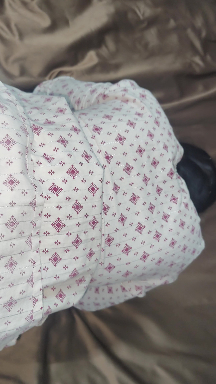 Indian innocent wife: Awek kolej desi India Telugu dikongkek dalam video seks lodge