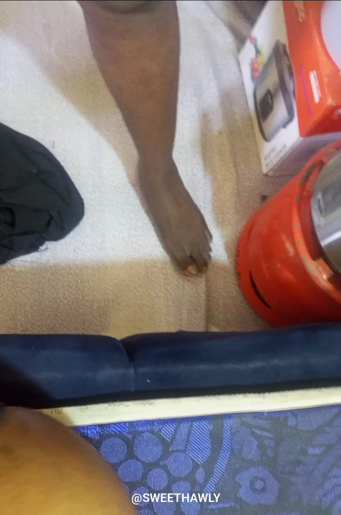 Sweethawly: Pantat adik tiriku dientot habis-habisan sampai mengerang keenakan