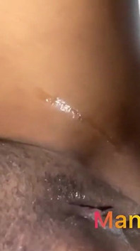 Gadis manja dientot setiap kali dia kembali dari perguruan tinggi