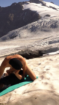 Pengembaraan glacier dengan Mia dan Max Menambat Kongkek Glacier sebenar