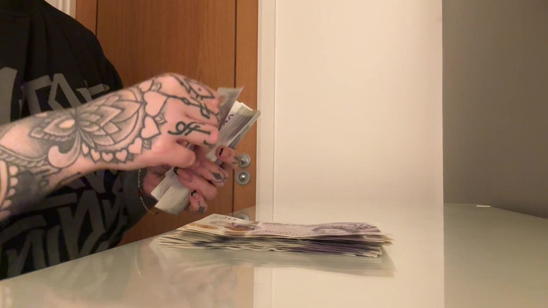 Miss Valentina: Liczba gotówki