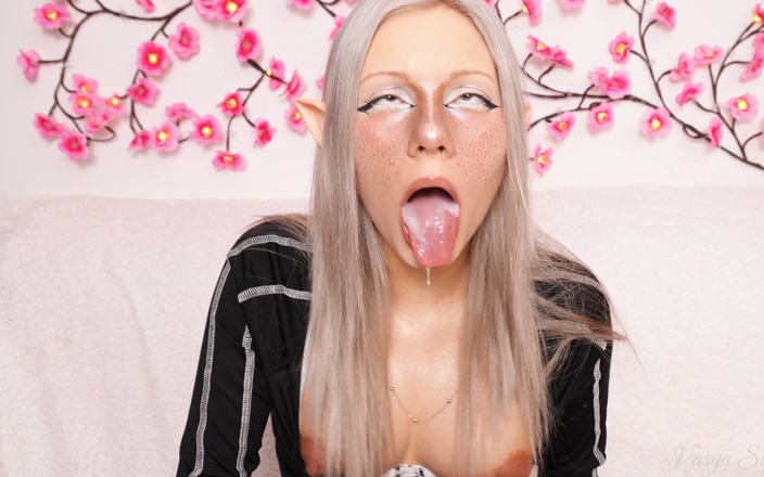 Vasya Sylvia: Дивуля-сладуля Наполняет Свой Ротик Спермой - Минет Большого Члена!