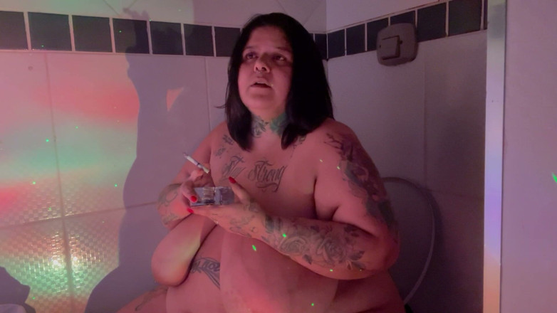 Mary Jhuana: BBW Smoking in Her Bathroom - 4K