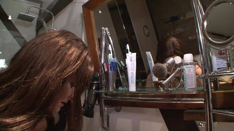 Absolute BDSM films - The original: La ragazza con il culo grosso viene sculacciata e dominata