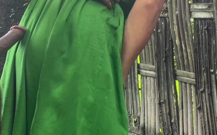 Bongcouplexxx: Kolkata Desi Bhabi Bend Over and Creampied Outdoor Under a...