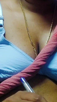 Große möpse, desi bhabhi mohini mit ihrem stiefsohn genossen