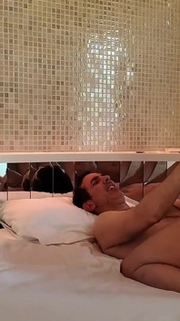 Buổi hẹn hò trên Tinder của tôi đã mang lại cho tôi một bất ngờ