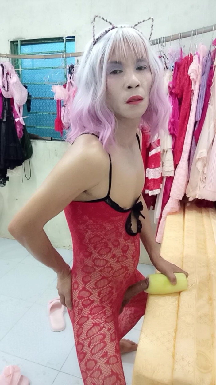 nguyen dang thien tri: Oanh Le Transgender Wearing Pornographic Pantyhose Playing with a Can...