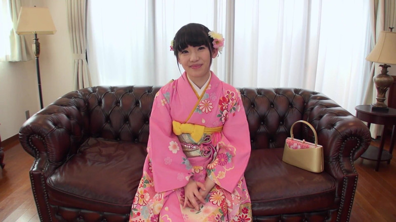 JapaneseAmateur: Japanse babe krijgt haar strakke harige kut gevuld met heet...