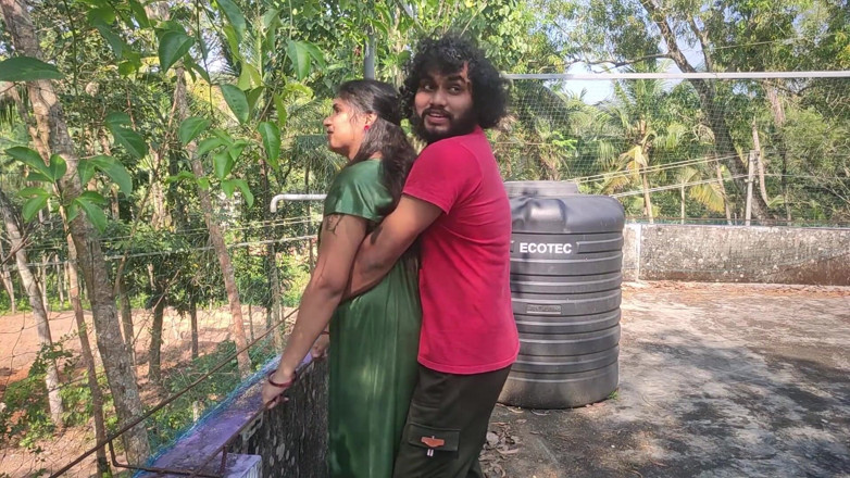 Vaigavarun45: Out Door Sex, Vaishnavy and Sharun Raj Out Door Romance...