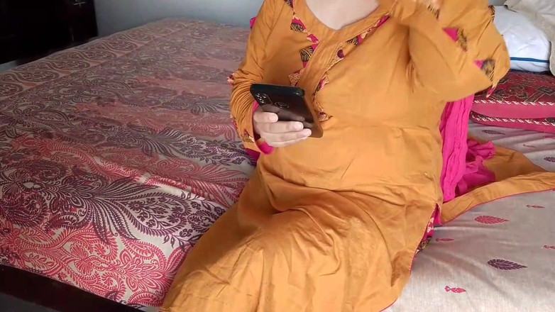 QueenbeautyQB: Manžel se podělil o svou manželku se svým přítelem.