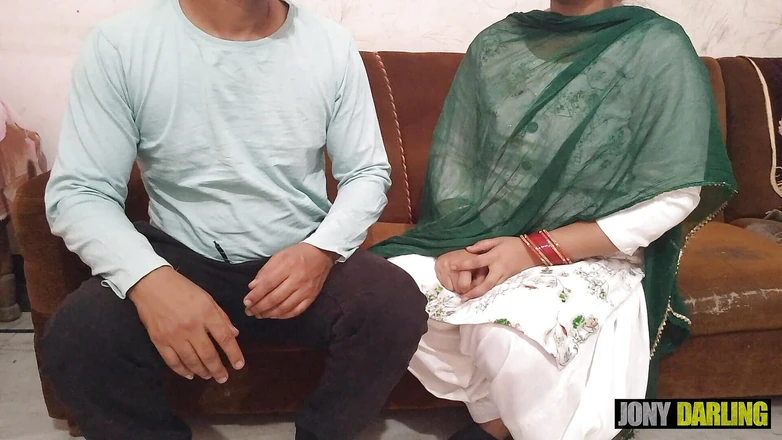 Jony Darling: Diwaali special - indické maami šukají non-stop tvrdým čůrákem Když nikdo doma od...