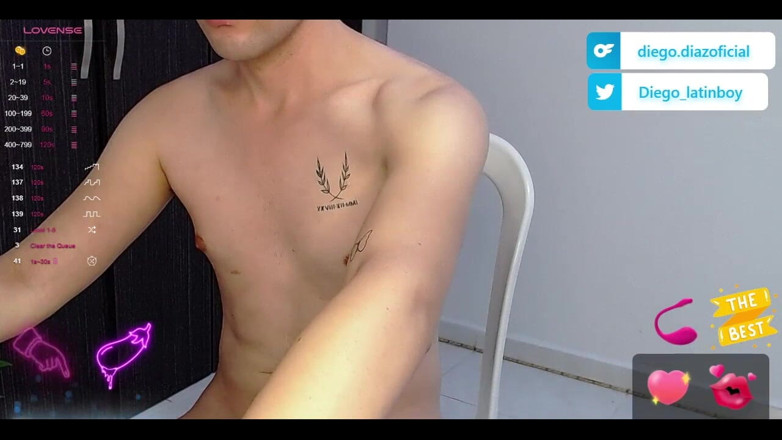 Diego_latinboy: Diego Diaz สาวละตินวัยใสที่รู้จักกันในชื่อละติน ช่วยตัวเองคนเดียวในห้องของเขาขณะที่คนอื่นดูเขา