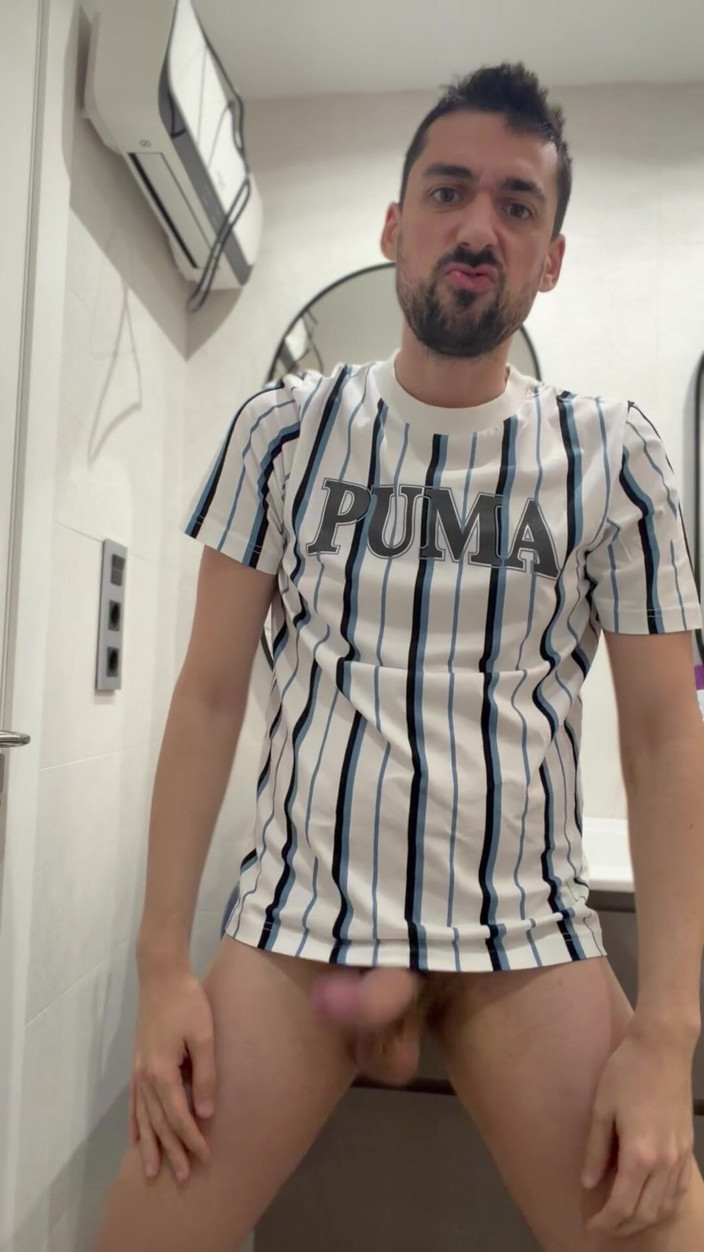 Liam Harding: Hot Stepdaddy Wanking off in Public Bathroom