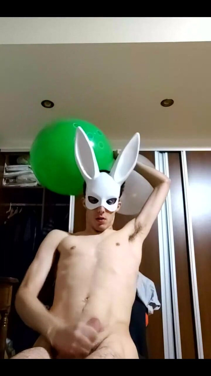 Floatie Boy: 스트림에서 딸딸이하면서 큰 풍선을 불어 버니 Looner