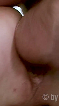Sarışın orta yaşlı seksi kadın yüzüne boşalmak istiyor