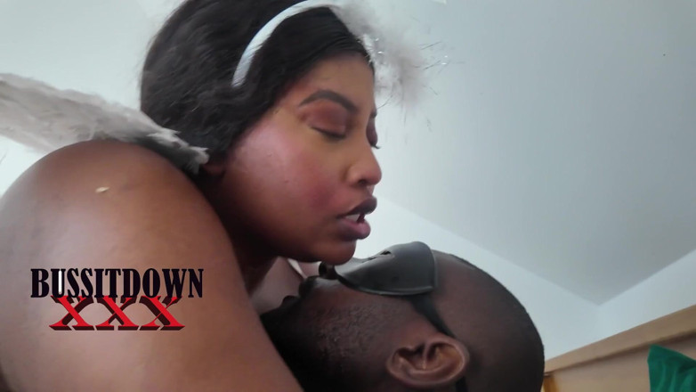 BUSSITDOWNXXX: Lexus Steel donne une grosse noire à son gros cul Cocowetlipxx