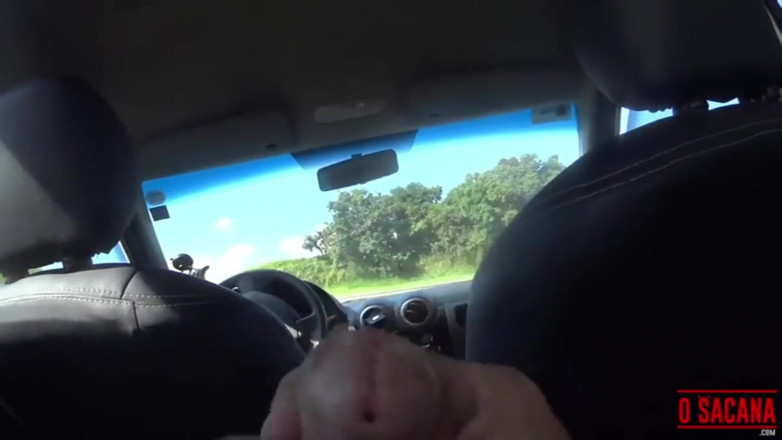 World Gay: masturbándose dentro del coche