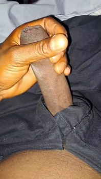 Nata4sex strockelt meinen schwarzen schwanz