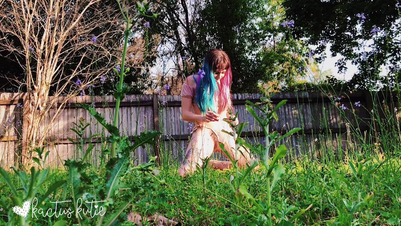 kactus kutie: Cumming Through the Weeds