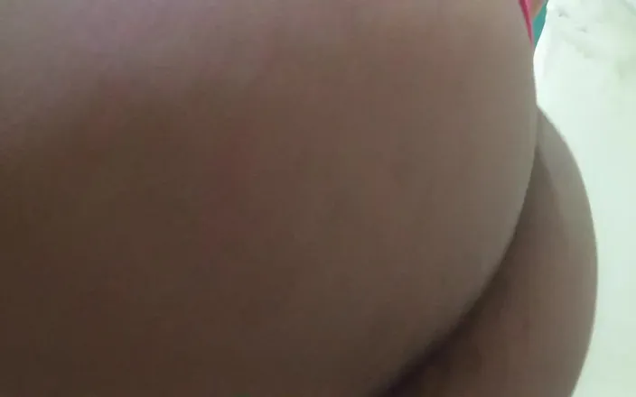 Mafhgy7: I Would Love to Bounce My Ass on Your Face