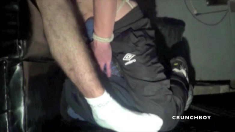 Sneaker gay: Шлюшку відтрахав луцькастий хлопець у круїзі з приниженням кросівок