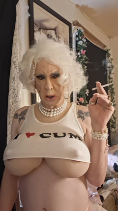 Im a Dumb Fuck Bimbo Looking for Cock thumbnail