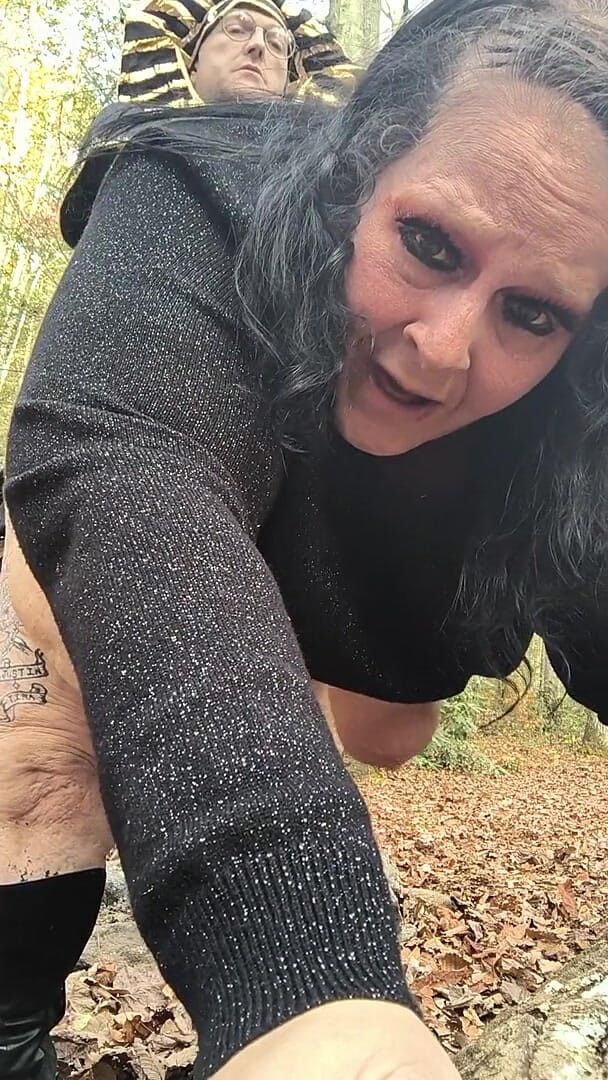 HerculesnVENUS: Lap dance na floresta tem seu pau duro