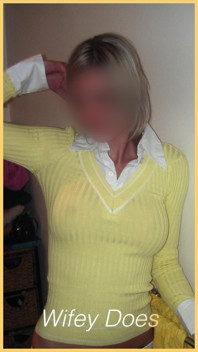 이 핫한 브레이리스 셔츠를 입고 놀라울 것 같은 마누라