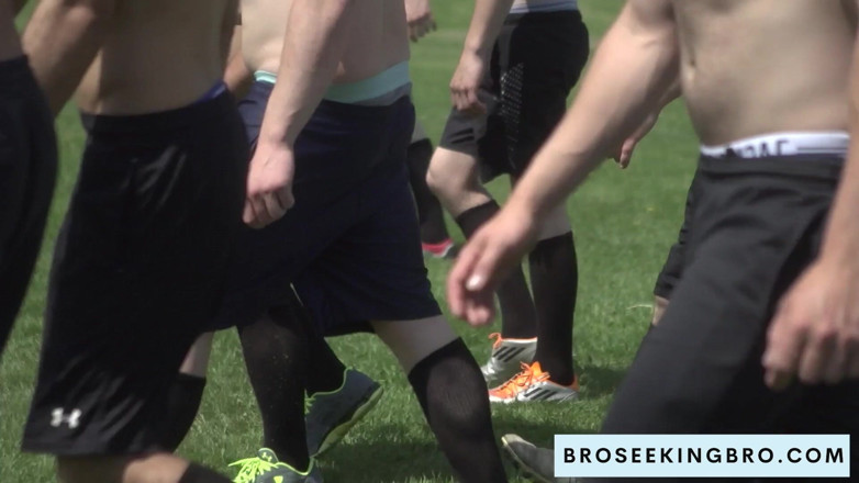 The Bro Network: Band med den nya spelaren