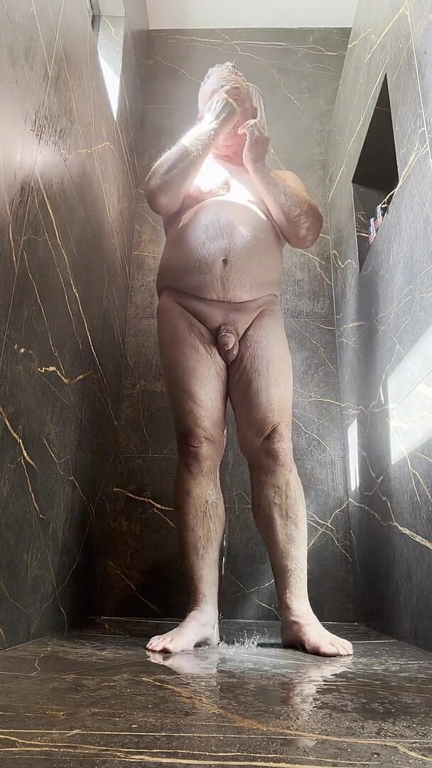 Watch Me Shower & Shave (Gotta Luv BB) Watch Me Shower & Shave (Gotta Luv BB)