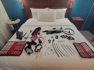 Urethral Sound: 在达拉斯酒店房间里拆开我所有淫荡玩具