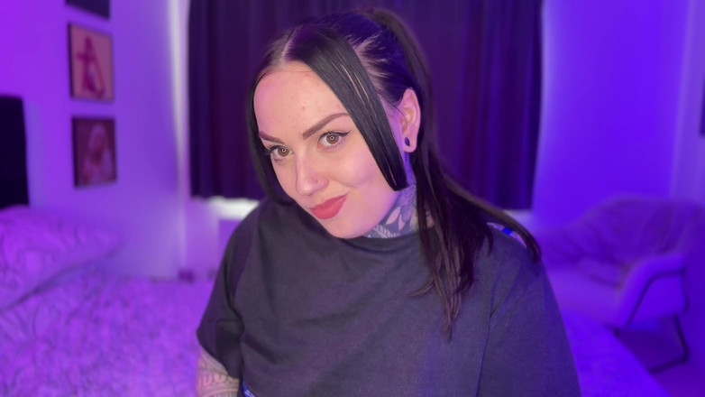 Miss Valentina: Locked in Chastity for a Brat