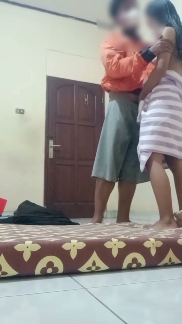 Phant0m12: I Am Fucking with the Delivery Man for Pay