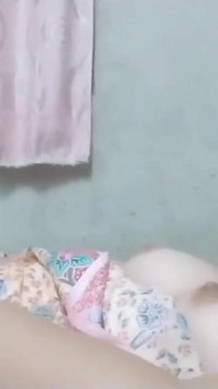 Obtenir un orgasme en se faisant baiser la chatte par une bouteille