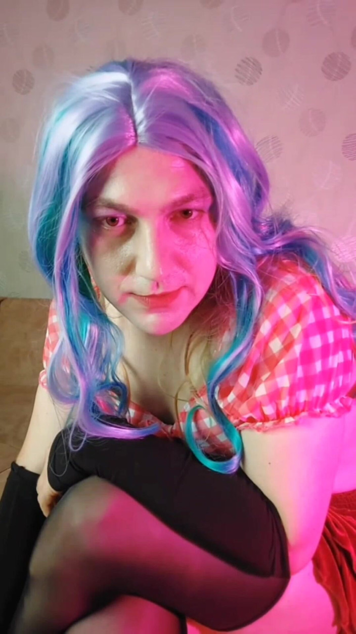 Kitty_Cross: Medusa görünümü kadın kılıklı güzel pinky