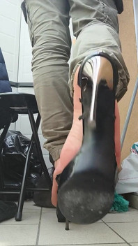 Šukání sexy podpatků a nohou