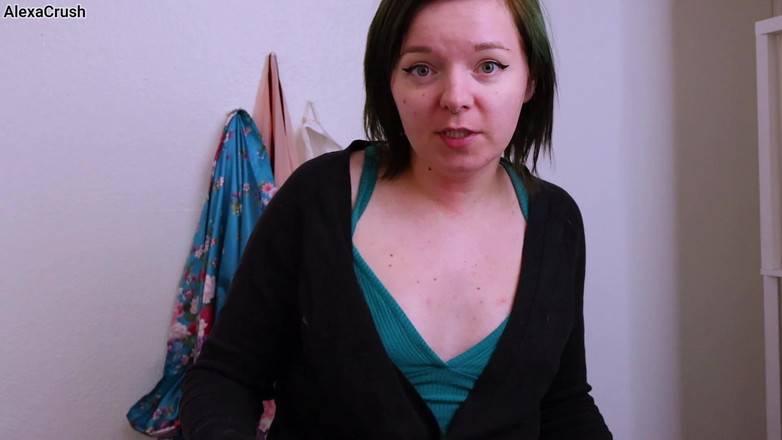 AlexaCrush: Ta copine jalouse te surprend en train de te branler