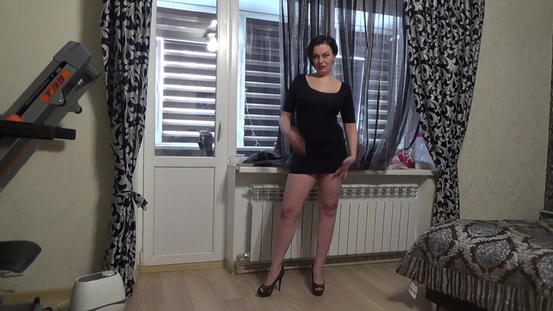 Sexy Milf: Modelling for you the sexiest my outfits and high heels